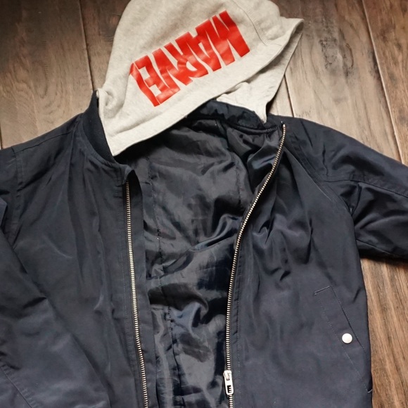 Marvel Jackets H&M size 6-8 boys - Picture 3 of 3